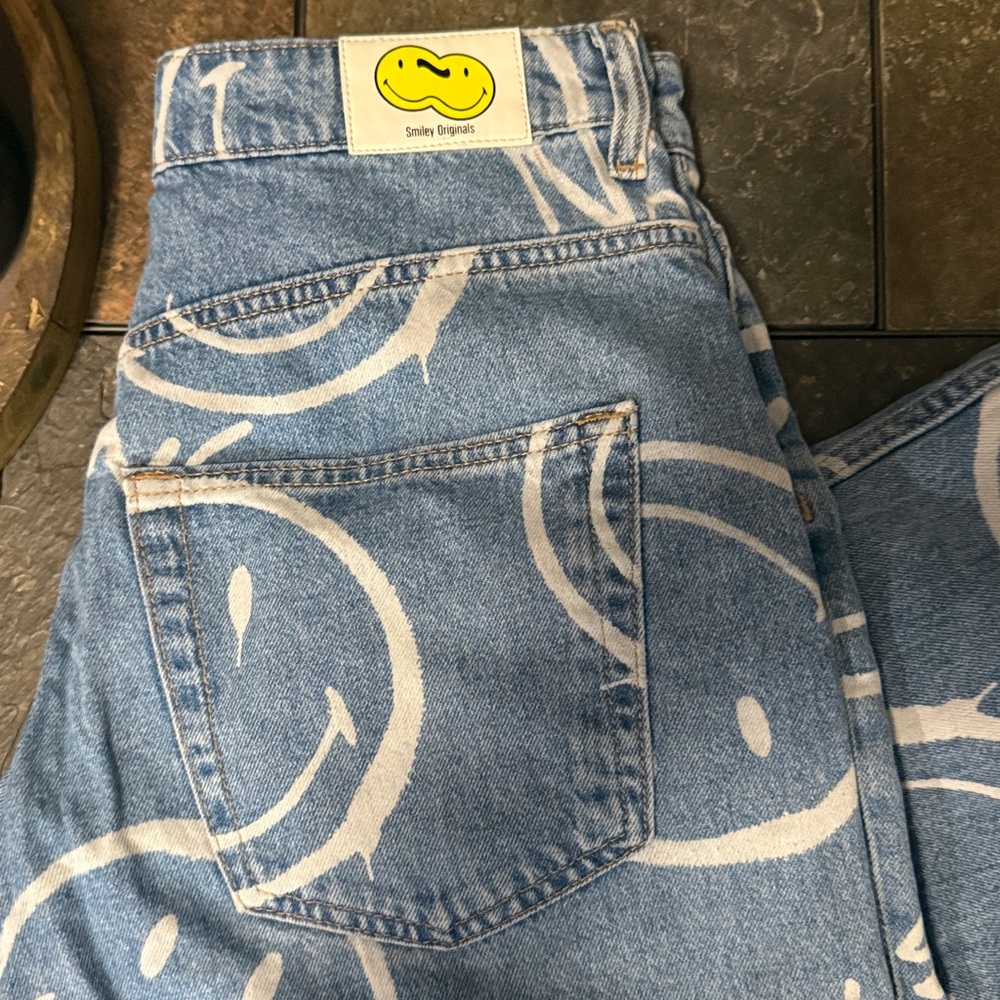 H&M x Smiley Happy Face Jeans - Picture 3 of 5